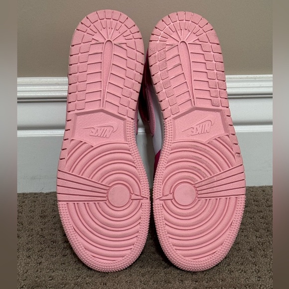 Nike Air Jordan 1 Mid GS Fierce Pink - size 6.5Y - Picture 2 of 6